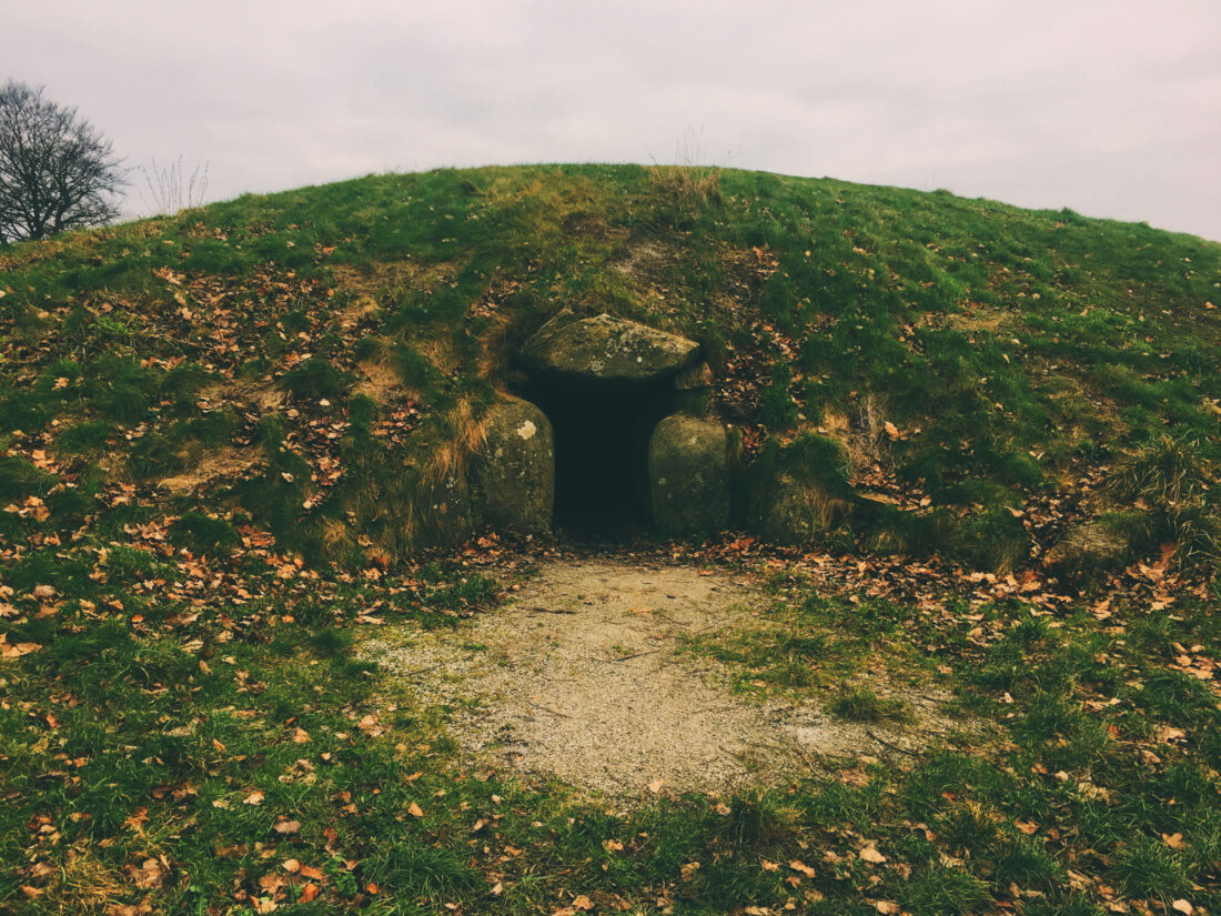 Gillhög chamber grave