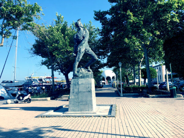 Monument Alexandros Diakos