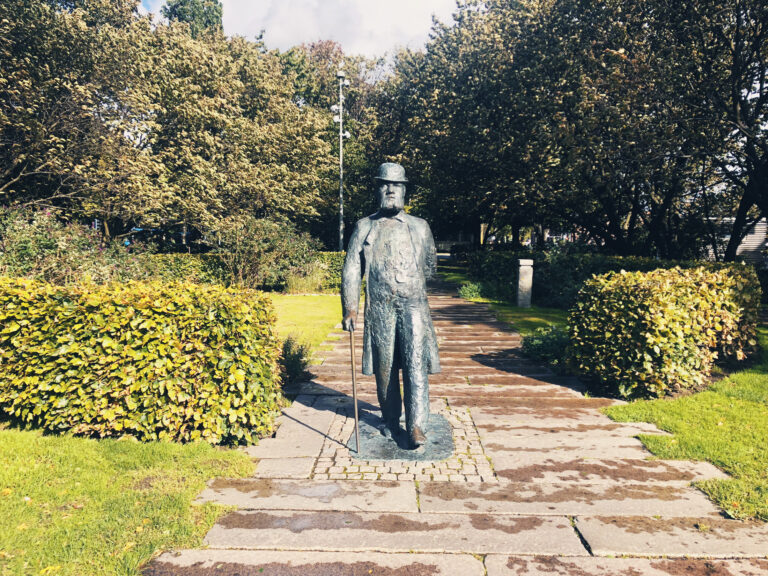 Charles Felix Lindbergs Staty