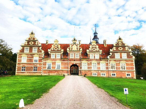 Vrams Gunnarstorps slott