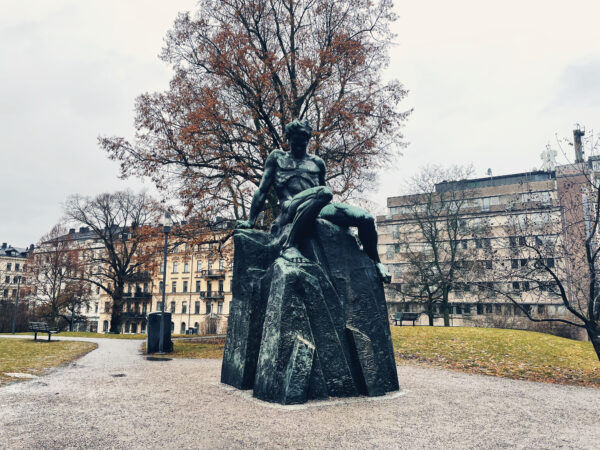 August Strindberg (skulptur av Carl Eldh)