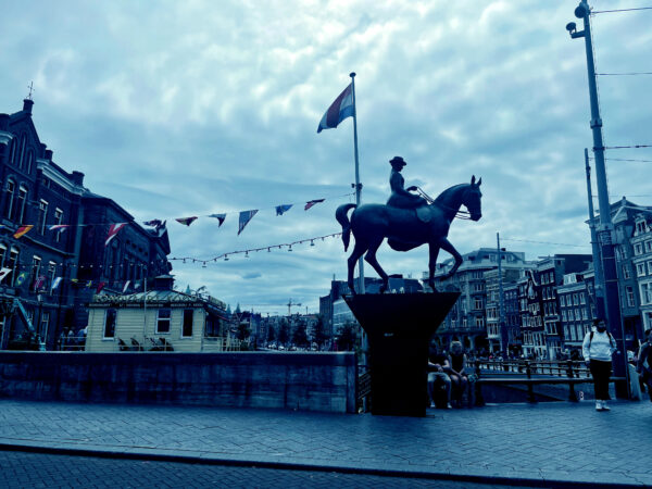 Equestrian statue of Queen Wilhelmina