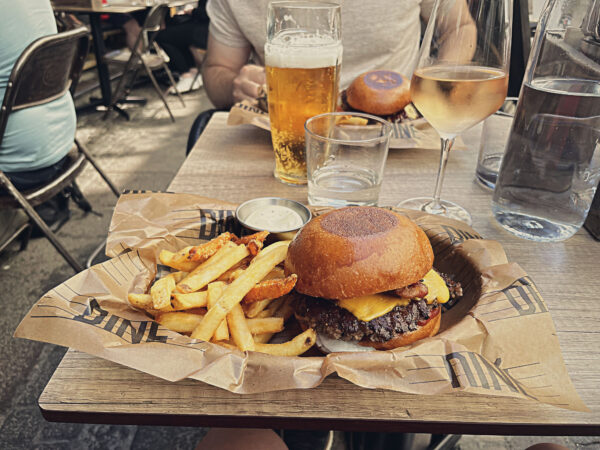 DINÉ Burgers